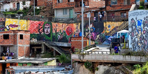 Medellin city tour comuna 13